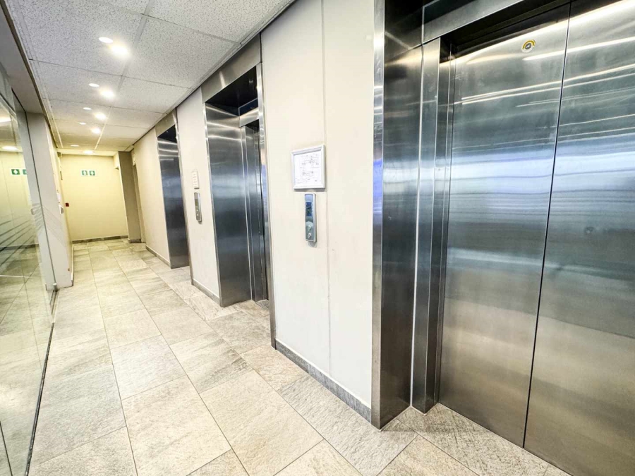 To Let Commercial Property for Rent in Woodstock Western Cape